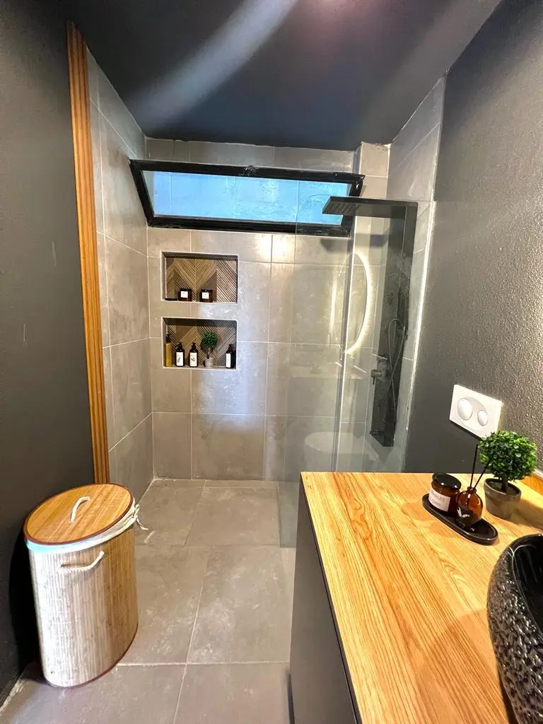Fitted kitchen